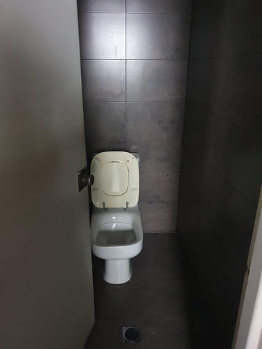 Imagen 20 de 30 de Edificio Entero En Piedras Esq Misiones