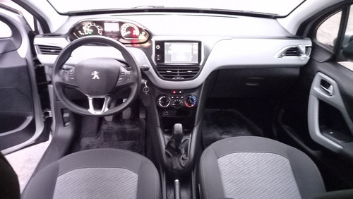 Imagen 8 de 15 de Peugeot 208 2016 1.5 Allure Touchscreen