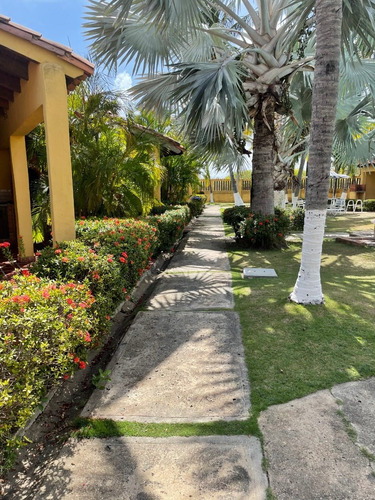 Imagen 7 de 15 de Chichiriviche Ciudad Flamingo Casa Dos Niveles En Excelente Conjunto Para Familias Con Niños Extensas Areas Sociales Aire Acondicionado En Todas Las Areas Muy Cerca De Los Cayos De Morrocoy