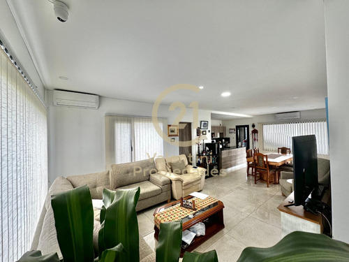 Casa En Venta En Barrio Santa Rita , Corredor Canning