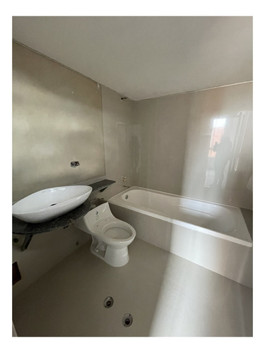 Se Vende Ph 636m2 4h+2s/3.5b+2s/6p Mirador De Los Campitos 9431