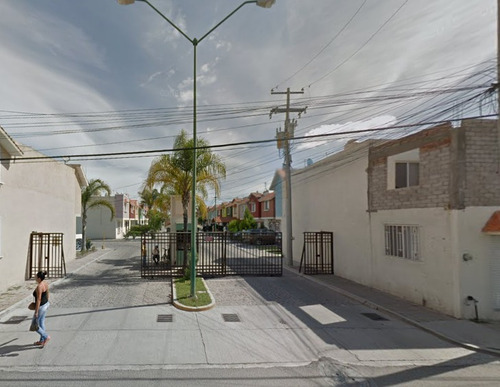 Sk01- Casa En Remate Bancario En Cto. Panama, Panama, San Francisco Del Rincon, Gto. (65% Debajo De Su Valor Comercial, Solo Recurso Propio)