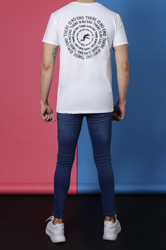 Imagen 5 de 6 de Remera Estampada There Is No End Hombre 37288