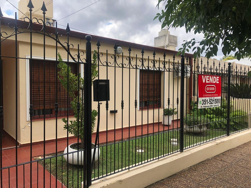 Casa En Venta B° Residencial Vz. Sarsfield.