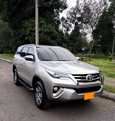Toyota Fortuner 2.7l Mid