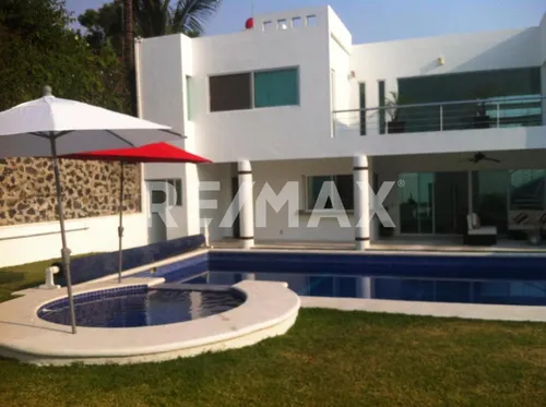 Casa En Venta En Fraccionamiento Real De Oaxtepec