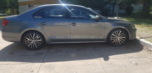 Volkswagen Vento 2.5 Luxury 170cv 2012