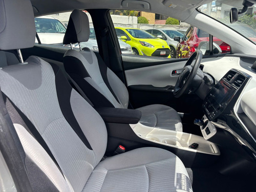 Toyota Prius 1.8 Base Cvt