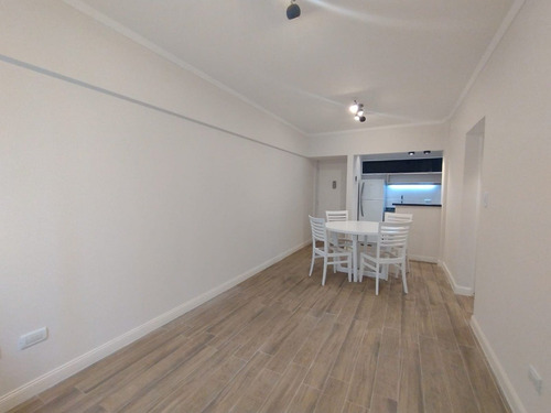 Imagen 3 de 10 de Departamento 2 Ambientes En Venta Con Cochera Mar Del Plata