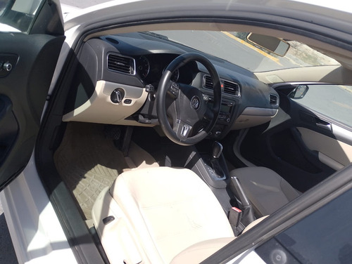 Volkswagen Jetta 2.5 Style Tiptronic At