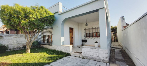 Venta Casa De 5 Ambientes Más Dependencias En Ramos Mejía