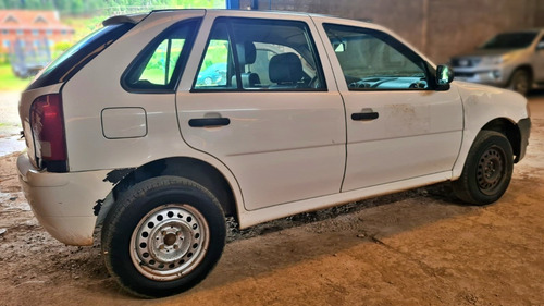 Imagem 3 de 14 de Volkswagen Gol 1.0 Ecomotion Total Flex 5p