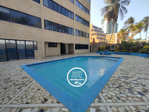 Imagen 2 de 14 de Conservado Apartamento En Venta, Residencia Cima Suites