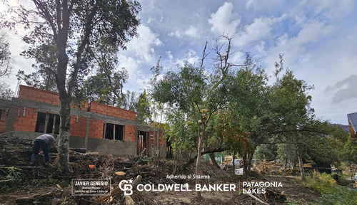 Venta Casas De Excelente Calidad Constructiva, Uf 4, A 300 Metros Del Centro De Villa La Angostura