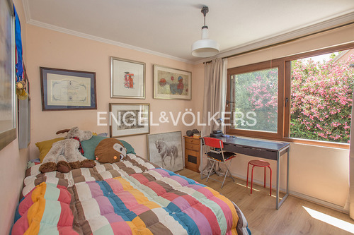 Venta Casa San Carlos De Apoquindo/ Condominio