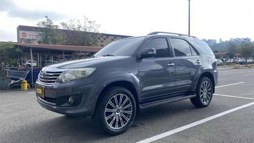 Imagen 5 de 25 de Toyota Fortuner