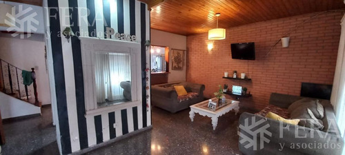 Imagen 3 de 15 de Casa De 5 Ambientes Con Patio Con Parrilla En Dock Sud (28707)