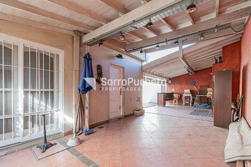 Venta Casa 5 Ambientes Con Garaje, Quincho Y Piscina En Haedo.