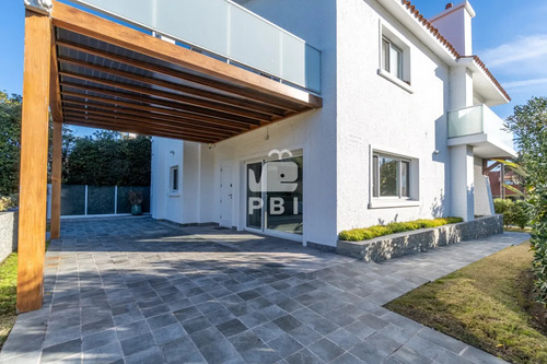 Casa Modernizada 5 Dormitorios En El Corazón De La Península - Ref : Pbi15014