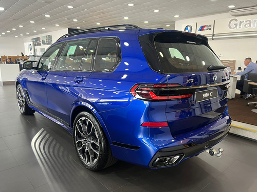 X7 M60i