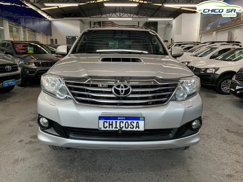 Toyota Hilux SW4 3.0 SRV 4X4 7 LUGARES 16V TURBO INTERCOOLER DIESEL 4P AUTOMÁTICO