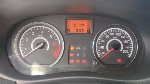 Imagem 6 de 15 de Renault Logan 1.0 Expression 16v Flex 4p Manual