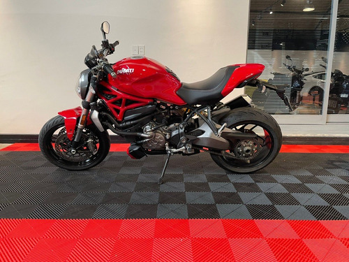 Imagen 2 de 7 de Ducati Monster 1200 Hilton Motors Co.