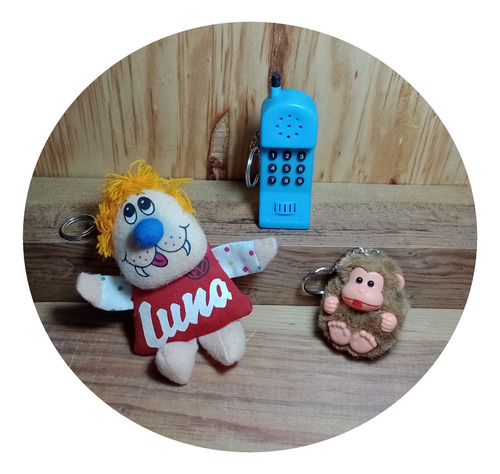 Llaveros Vintage De Chango, Muñeca Y Teléfono 1990s 3 Piezas