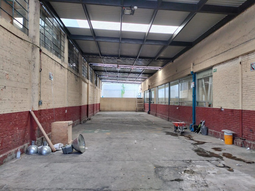 Bodega En Condominio De 235m2 Mas 537m2 De Oficinas.