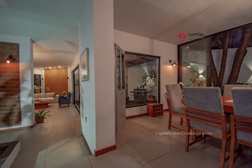 Casa En Venta De Lujo Bugambilias Zona Sur