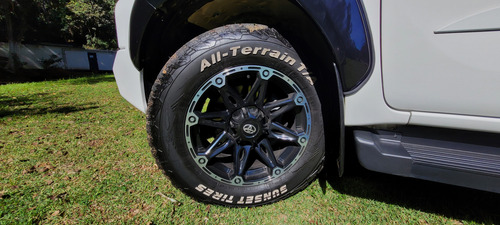 Toyota Hilux 2.8 SR Cab. Dupla 4x4 TDi Automático