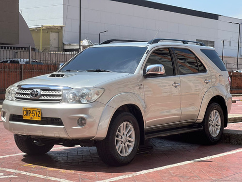 Toyota Fortuner 3.0 Sr5