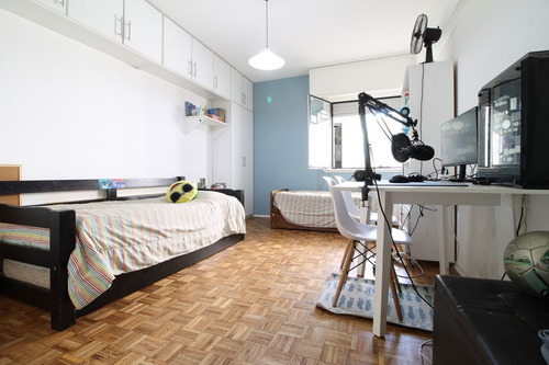 Apartamento En Venta De 2 Dormitorios En Pocitos