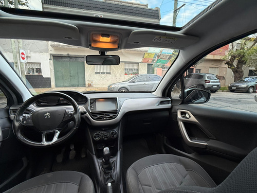 Peugeot 208 1.6 Feline