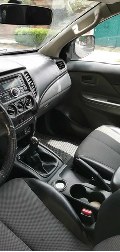 Mitsubishi L200 2.4 Cabina Doble 4x2 Mt