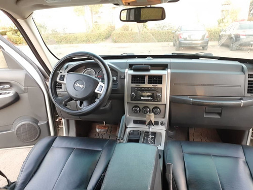 Imagen 9 de 14 de Jeep Cherokee Kk Liberty 4x4 Limited Gas Y A Gasoli