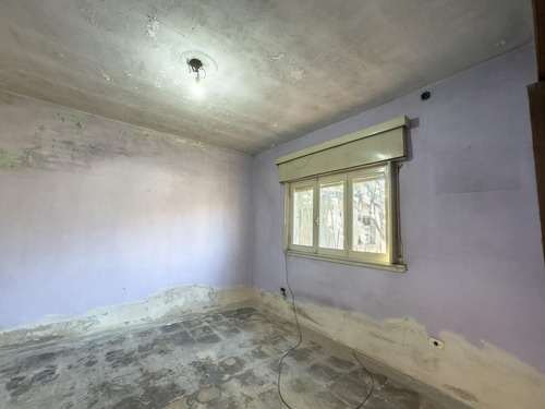 Reservada -casa Con Garage Y Patio A Refaccionar - Lanús Oeste