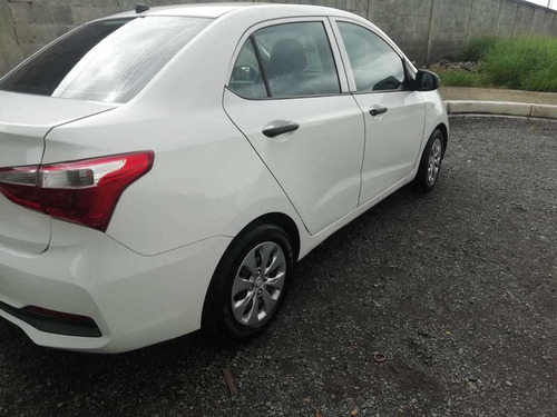 Hiunday I10 Sedan
