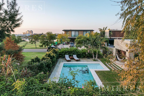 Casa En Venta En Barbarita - Bancalari
