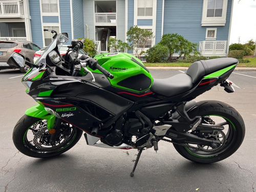 Imagen 2 de 3 de 2022 Kawasaki Ninja 650