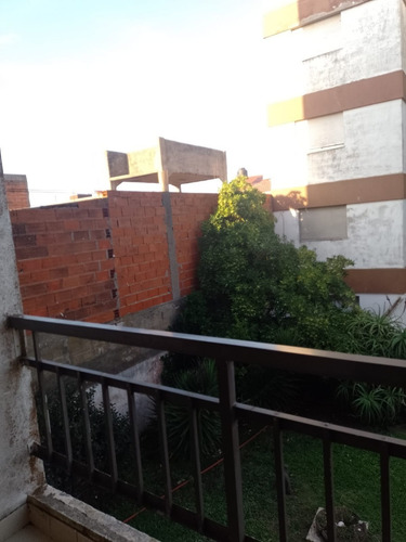 Departamento En Centro Las Toninas Sobre Peatonal A 1 Cuadra Del Mar