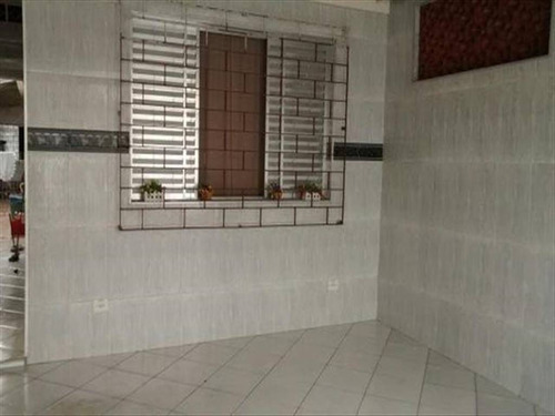Imagem 3 de 8 de Casa Terrea Germinada 2 Dormitorios Bem Espaçosa 5x25, Com 2 Vagas Na Garagem, Próximo De Mercados, Padarias, Ponto De Onibus E Lotação, Escolas, E Feira Livre. - Hm2250