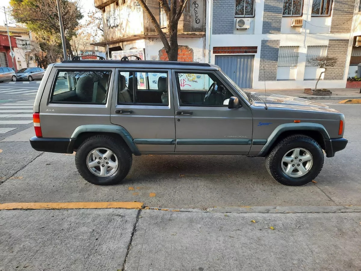 Jeep Cherokee 4.0 Sport