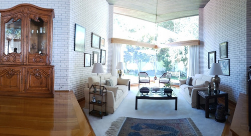 En Exclusiva!! Excelente Casa A La Venta De Un Solo Nivel !