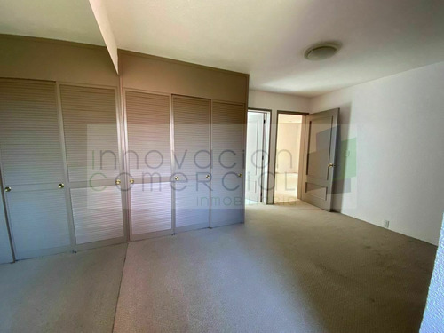 Jurica, Casa De Un Nivel En Venta Con Terraza, Jacuzzi Y Más