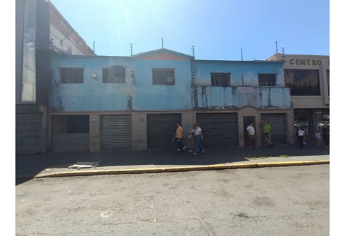 Local Comercial - Avenida Casanova