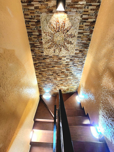 Preciosa Casa A La Venta En Linda Privada, En La Mejor Zona De Bosques De Aragon