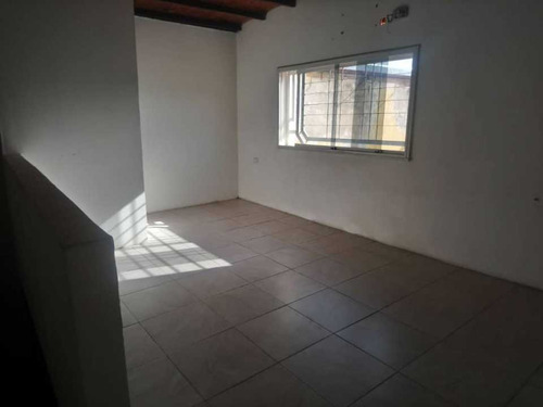 Imagen 9 de 13 de Casa Amplia Urb. Base Sucre Maracay Edo Aragua