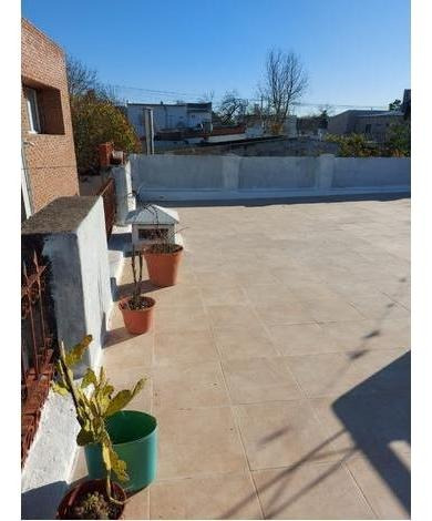 Imagen 11 de 14 de Casa Pasillo C/terraza Y Parrilla - Valentín Gómez 1400