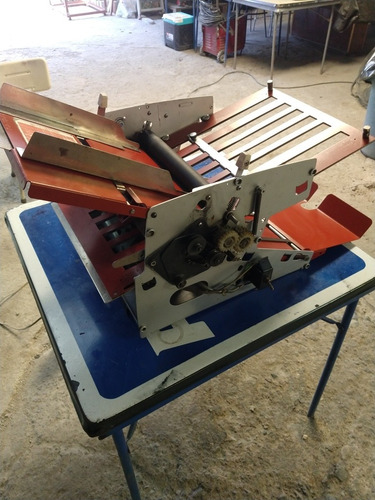 Maquina Dobladora Para Imprenta (Usado)